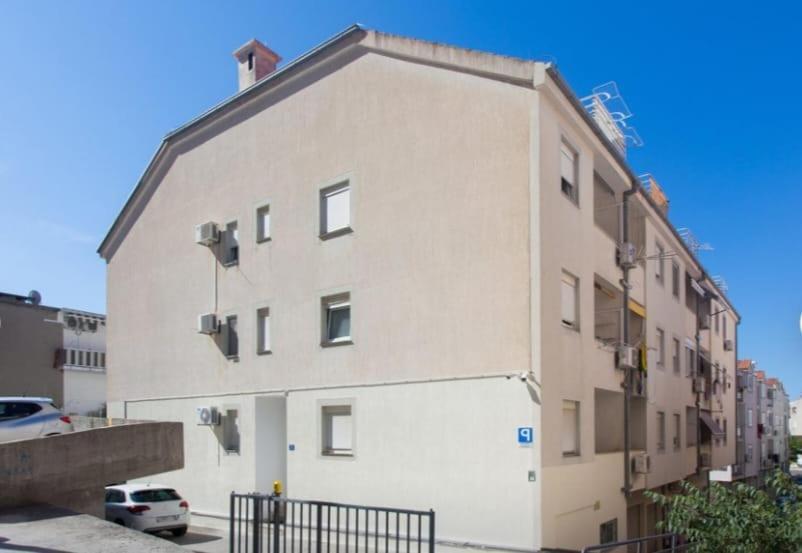 Michael Apartment Omis Ngoại thất bức ảnh